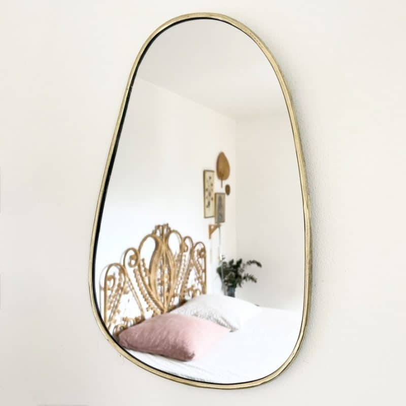 Miroir mural en laiton doré, forme organique artisanale