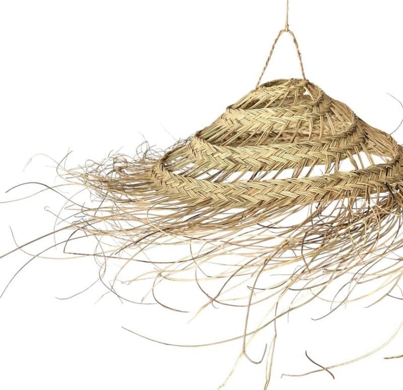 Détail du tressage de la suspension plate – fibres végétales marocaines