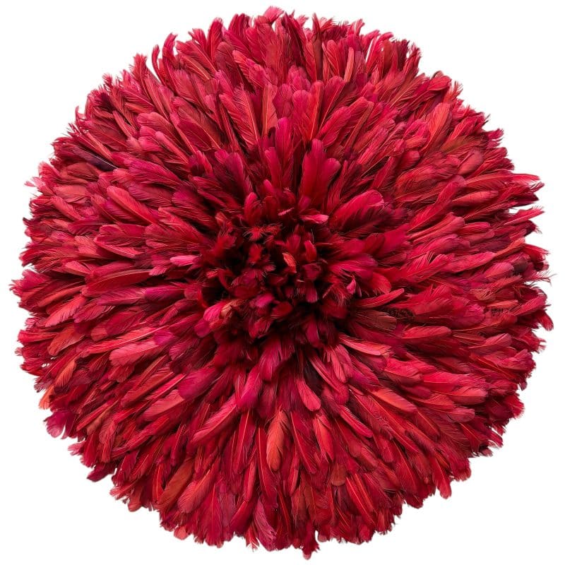 Juju Hat rouge éclatant fait main, plumes camerounaises 65 cm, décoration murale énergique et vibrante
