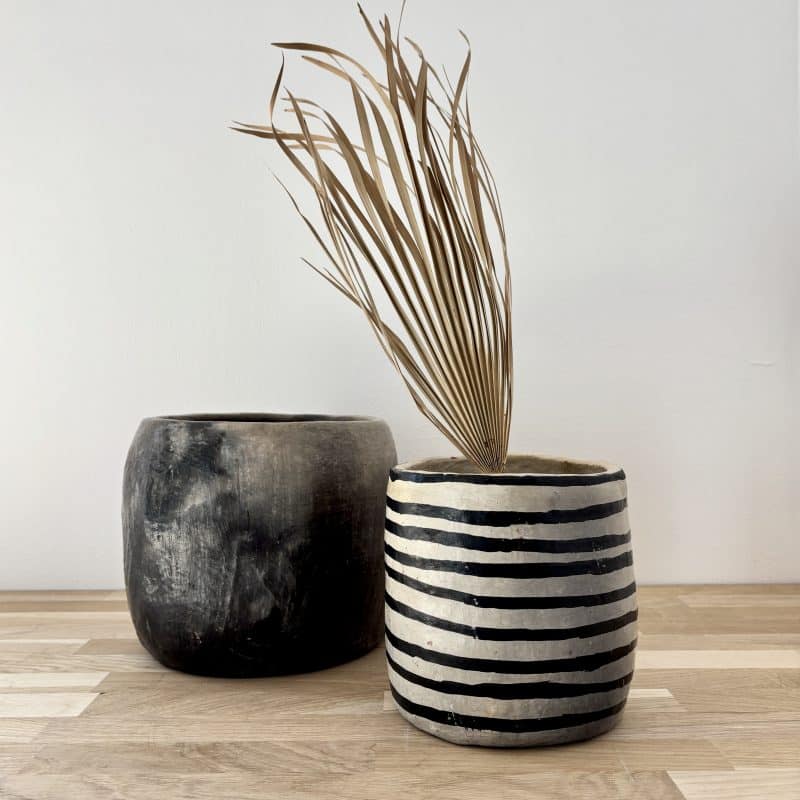 Vases en terre cuite de Sejnane artisanaux fabriqués à la main en Tunisie
