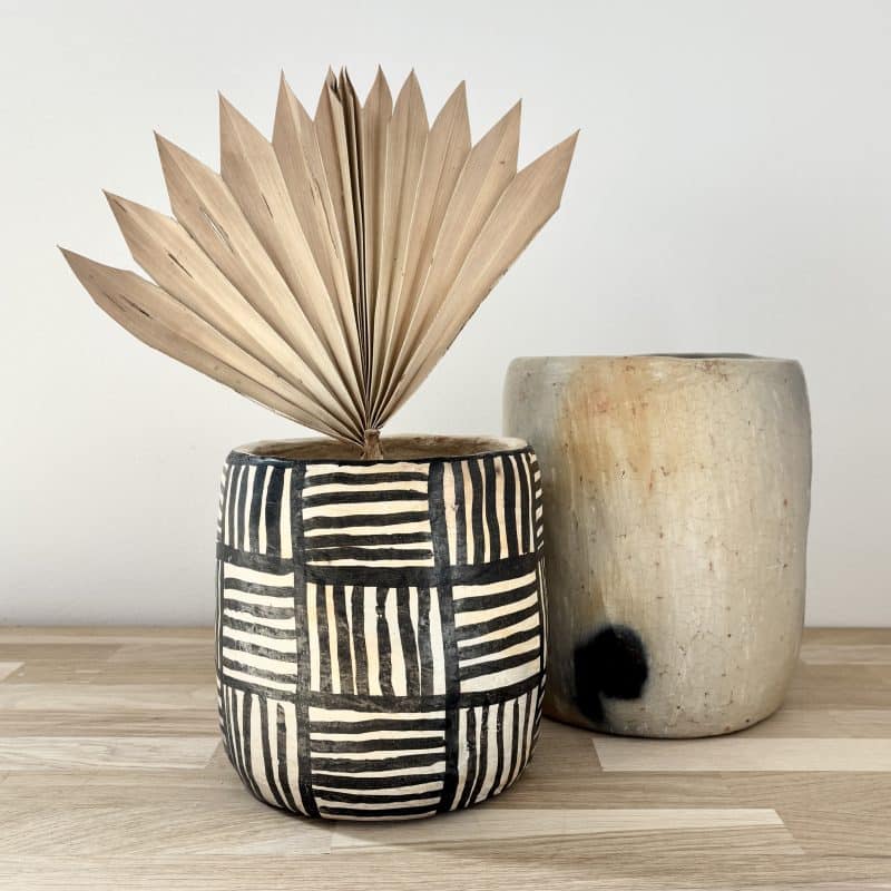 Vases décorés de Sejnane en terre cuite artisanale fabriqués à la main en Tunisie